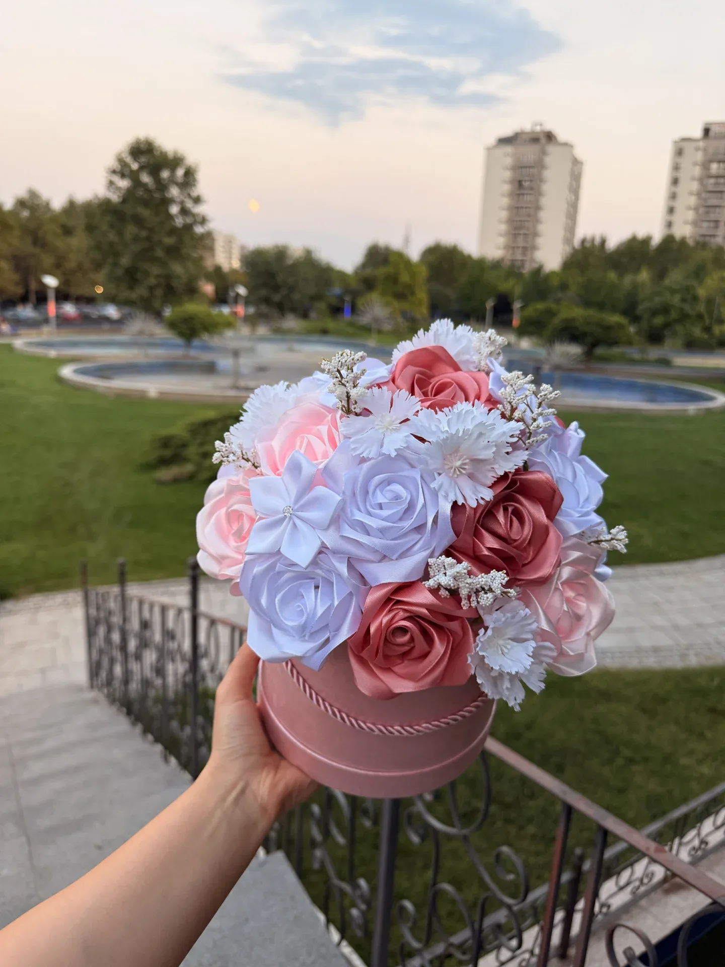 Rose Poetry — Flower boxes, creație VEV FLORALS